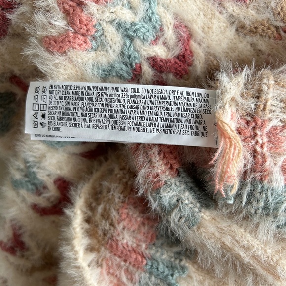 NWOT Forever 21 Oversize Fuzzy Multi-color Knit Sweater Women's Small - Picture 8 of 8